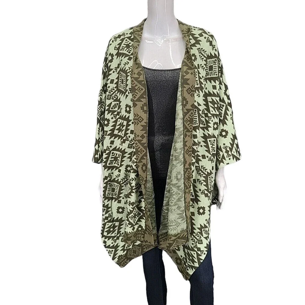 Denim Co Womens Jacquard Open Front Poncho Cardigan Plus One Size Green Printed
